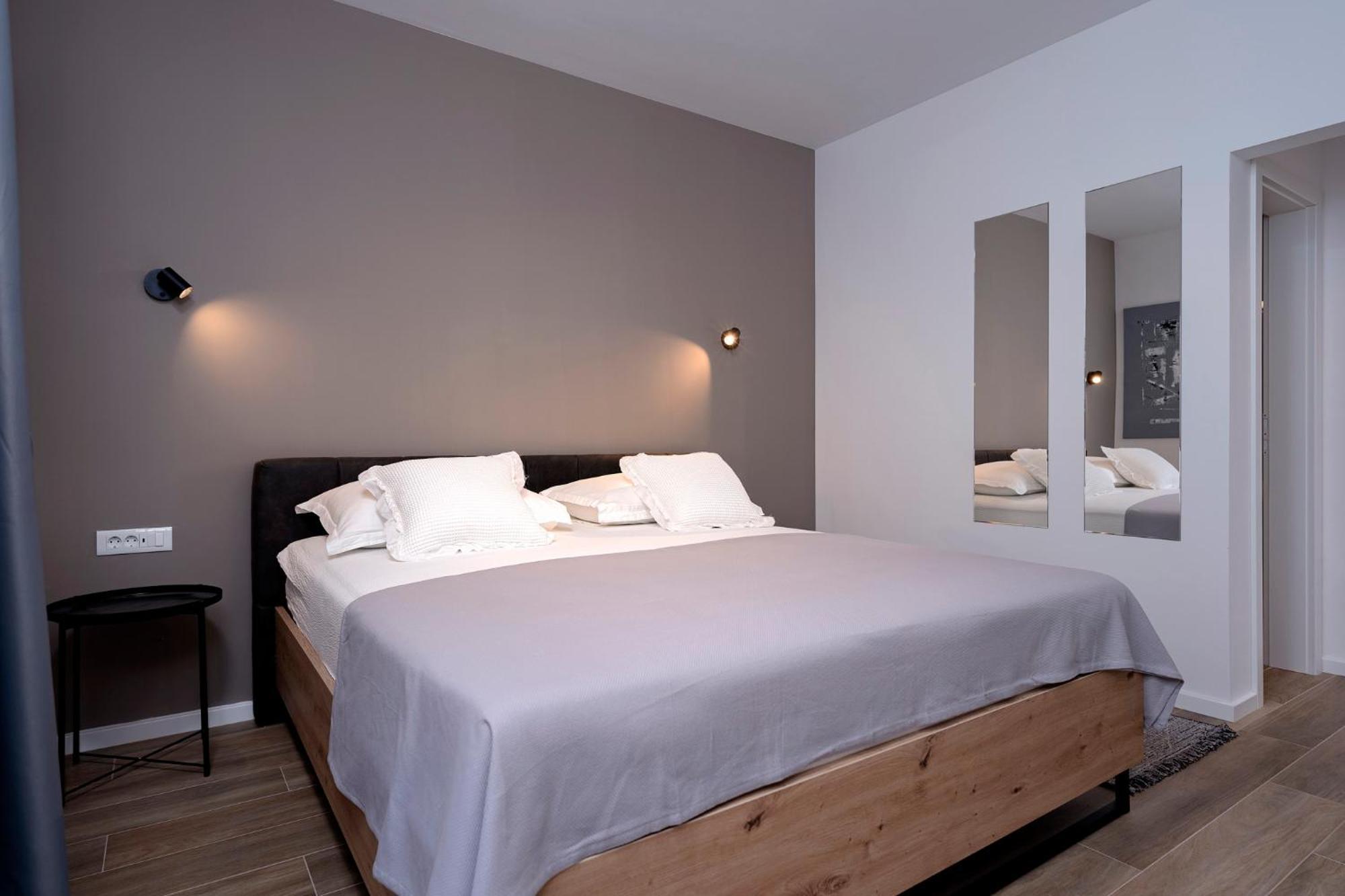 Modern, 2 Bedroom Apartment Hvar Town Extérieur photo
